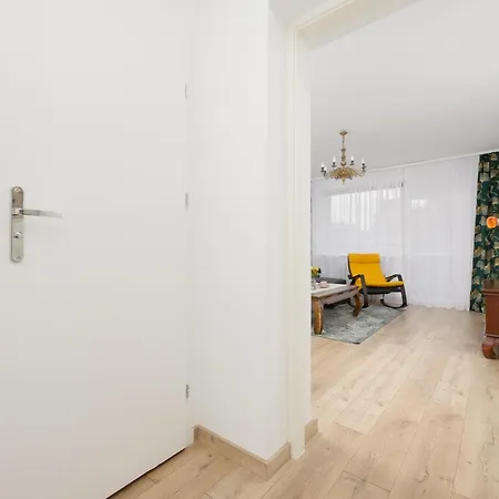 Unique In By Renters