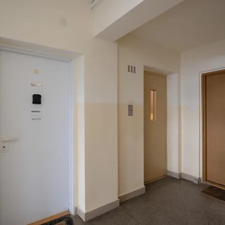Unique In By Renters 格丁尼亚