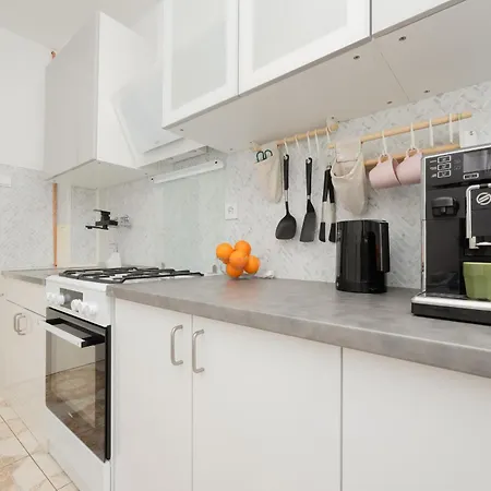Unique In By Renters Apartment *