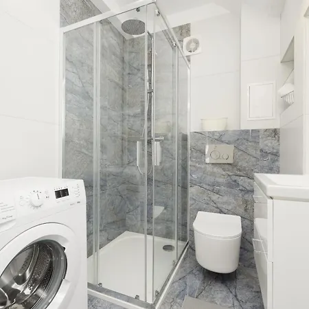 Unique In By Renters